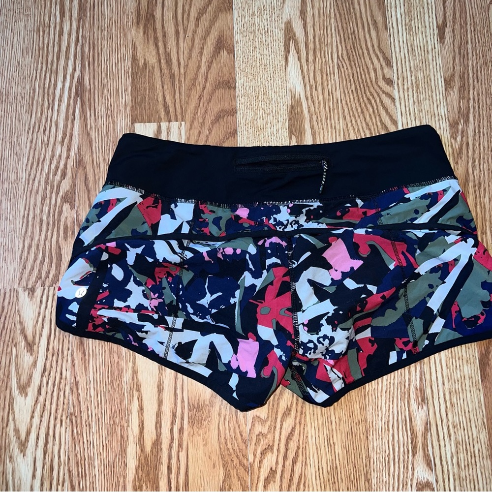 Lululemon shorts size 6